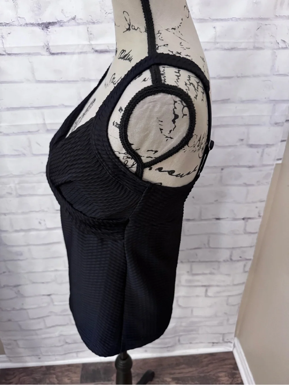 Lands' End Size 8 Tankini Swimsuit Top Black Textured Resortwear‎ Wrap V Neck